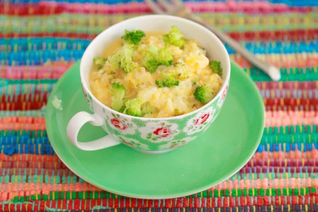 make broccoli cheddar rice in your dorm microwave