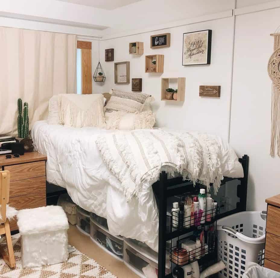 neutral boho dorm room decor