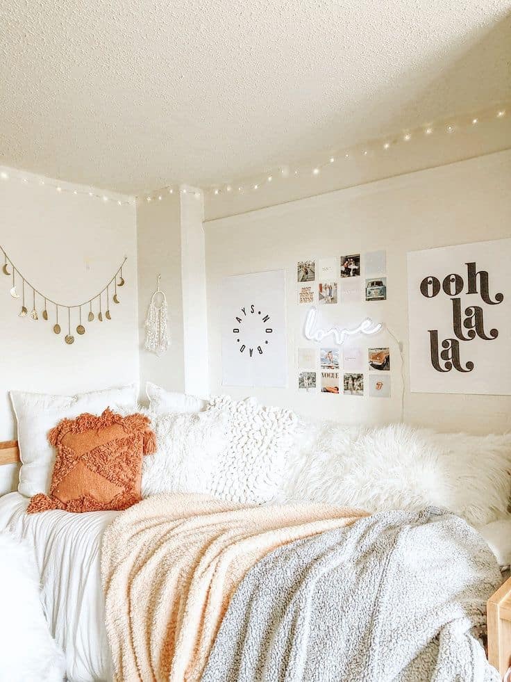 cozy dorm room