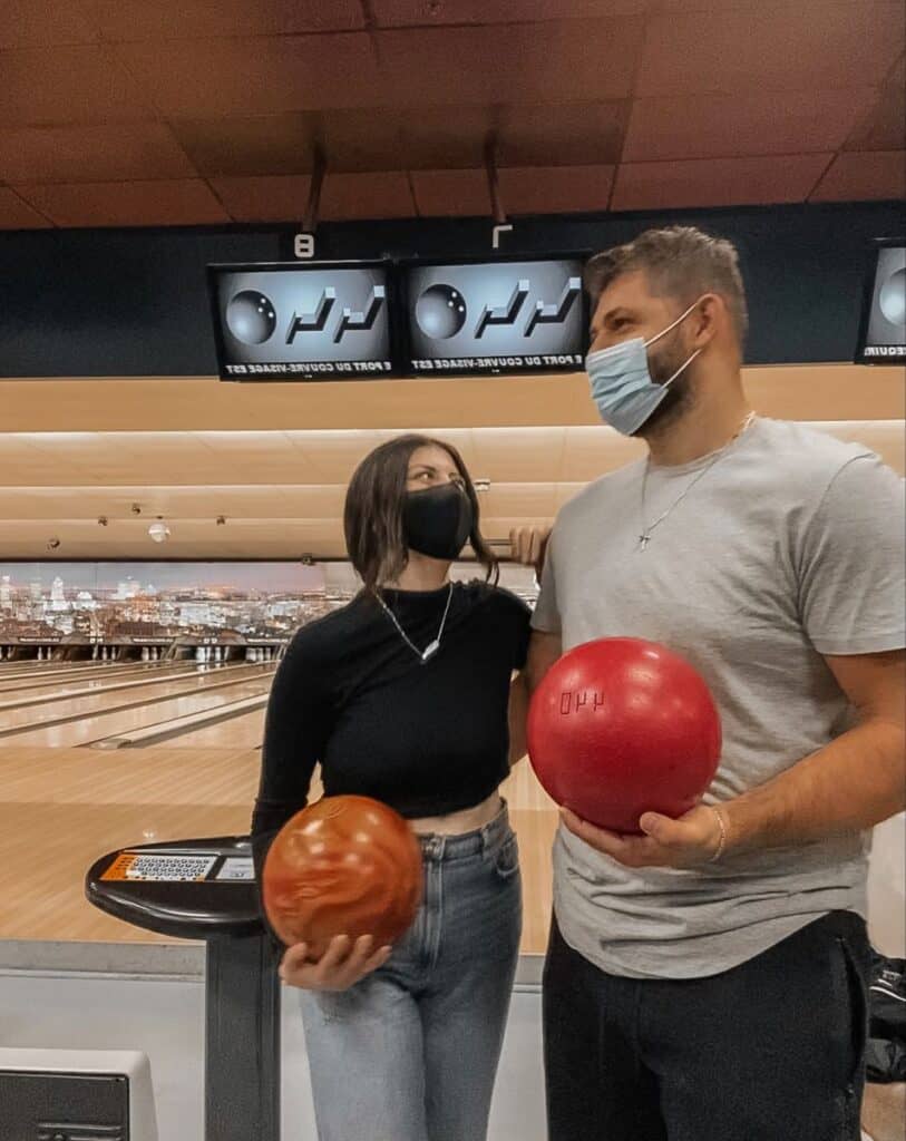 couple at bowling alley