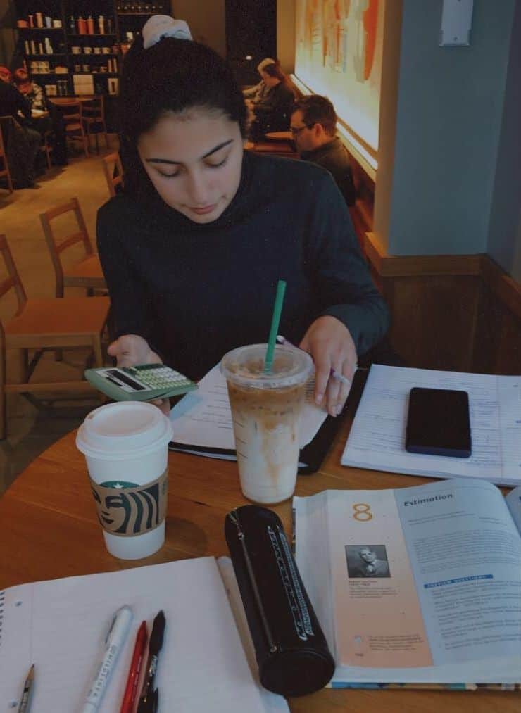 girl studying at coffee shop