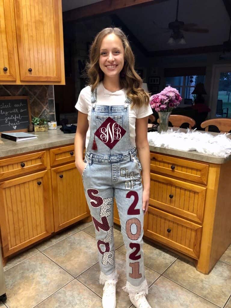 12 Best Senior Overalls Ideas That Are DIY Masterpieces