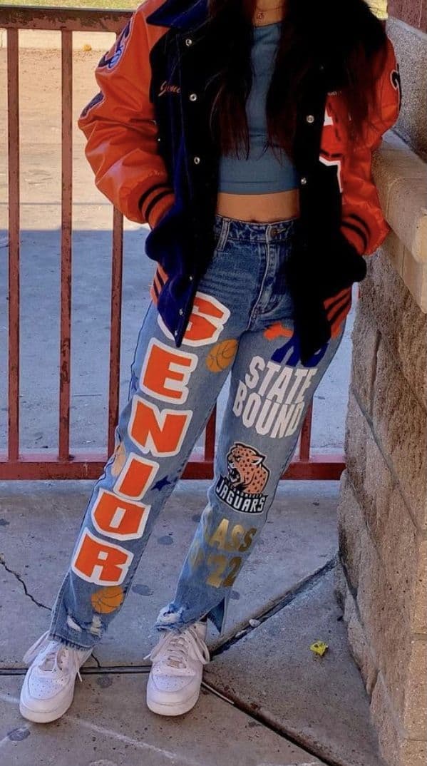 15 Cutest Senior Jeans Ideas We're Obsessing Over Right Now