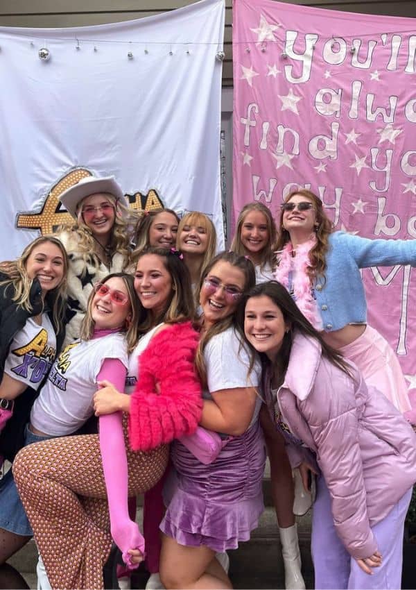 28 Super Trendy Sorority Paddles To Make For Your Big