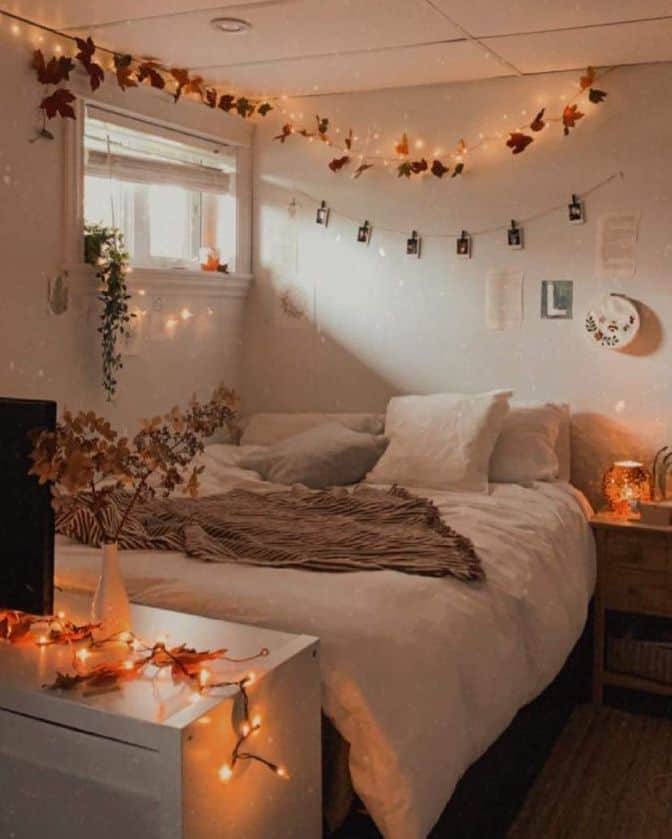 Halloween bedroom decor