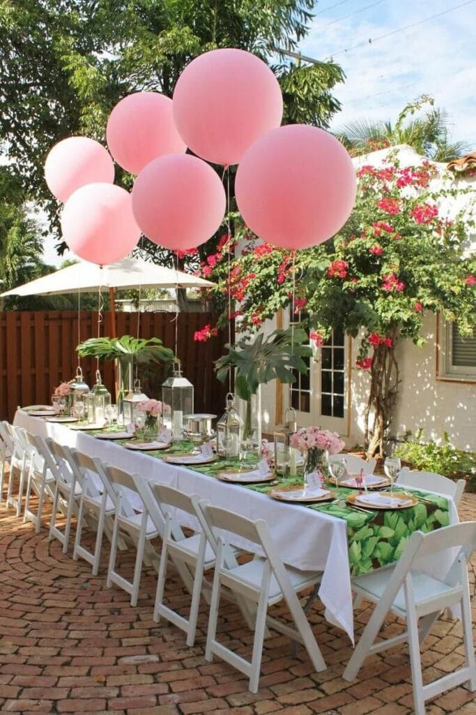 giant balloon centerpieces