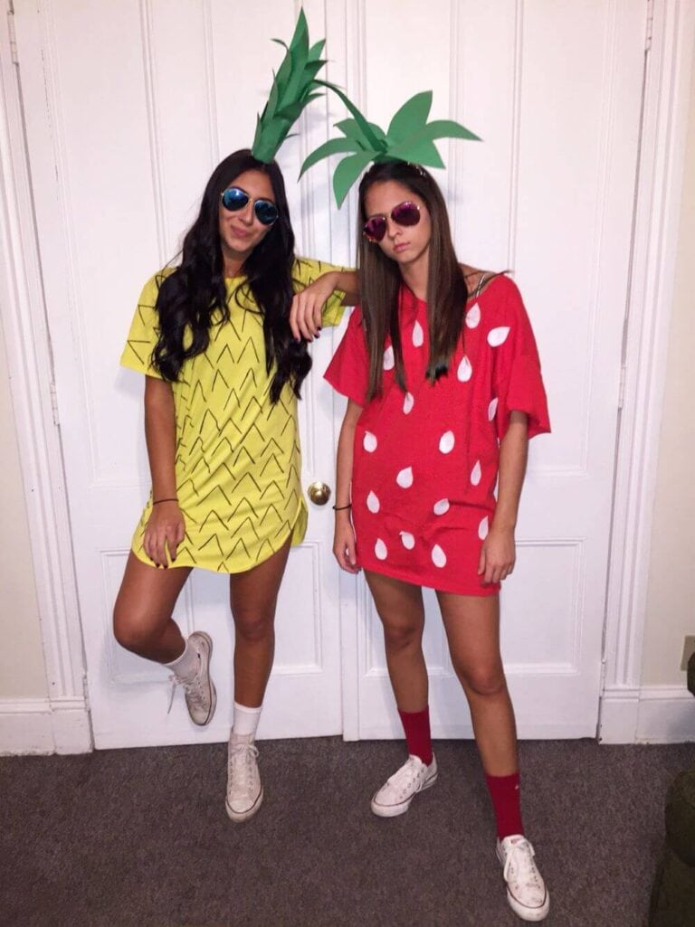 45 Trendy Group Halloween Costumes You'll Want To Recreate