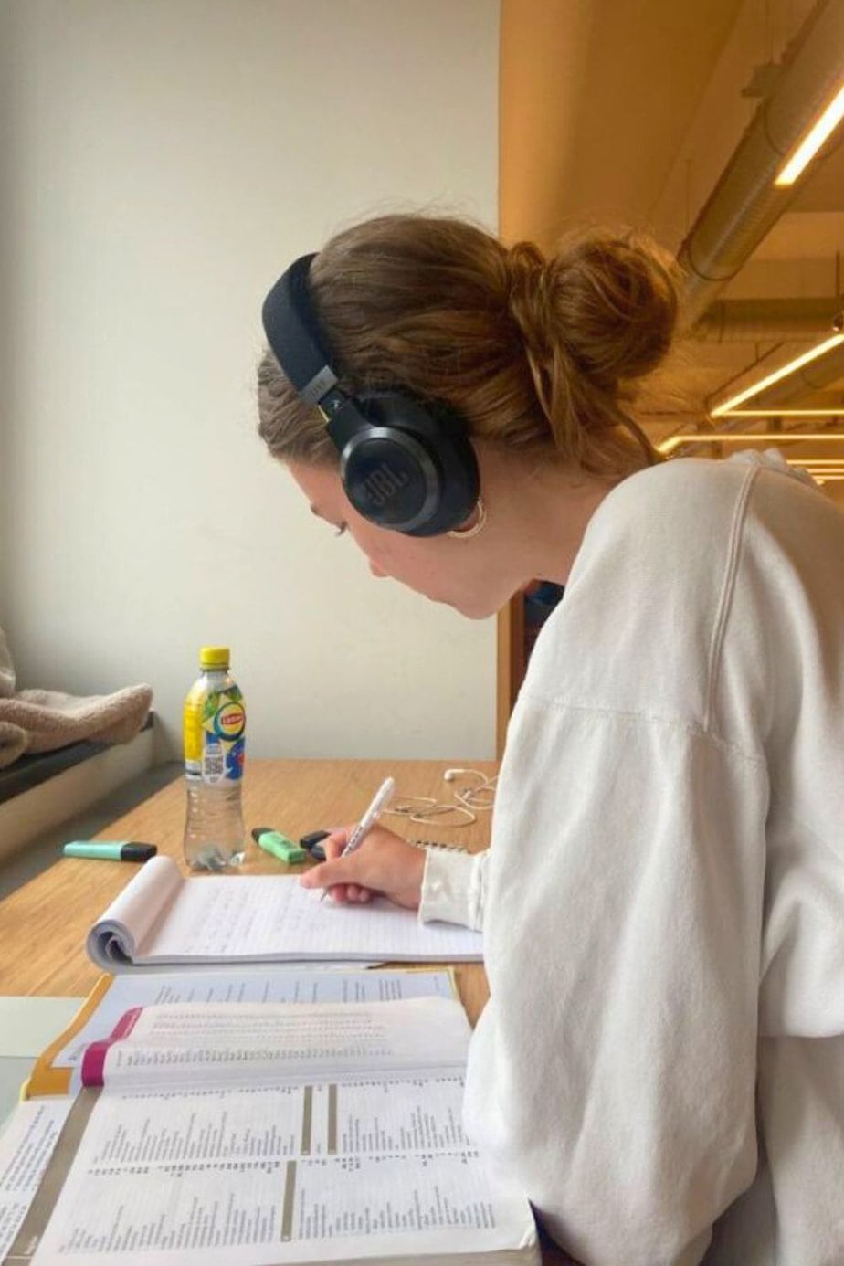 12 Insanely Smart Study Hacks For College Students
