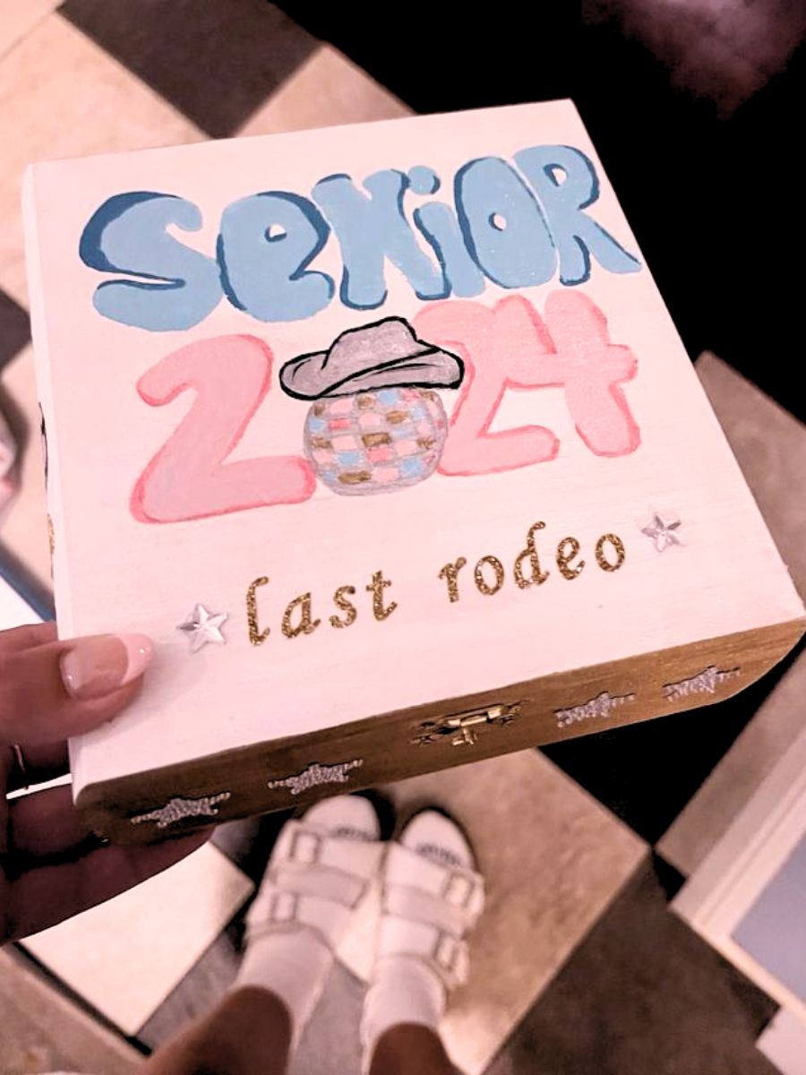 12 Creative Senior Box Ideas To Make Before The School Year Starts